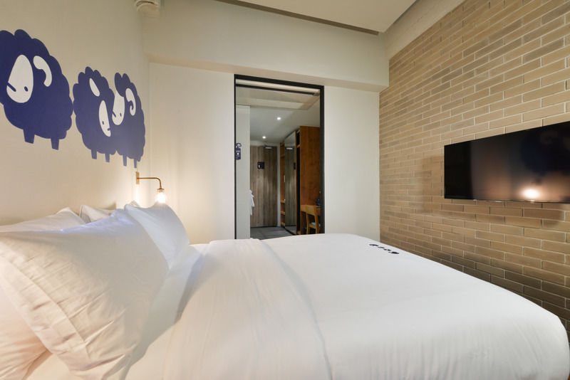 Kokotel Bangkok Surawong Banguecoque Exterior foto
